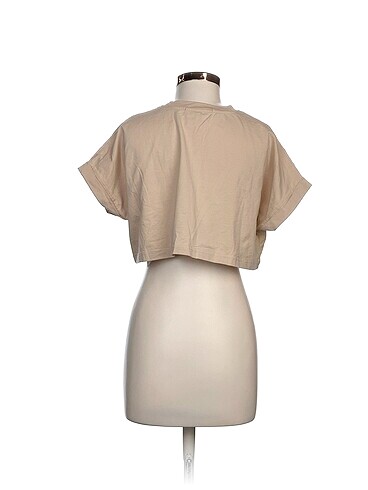 m Beden Calvin Klein T-shirt %70 İndirimli.