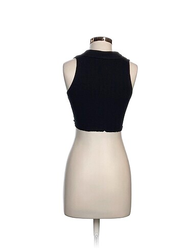 s Beden Pull and Bear T-shirt %70 İndirimli.