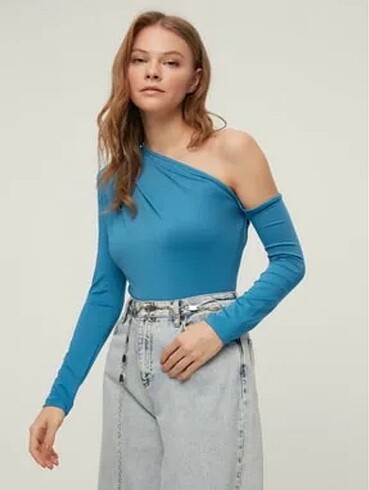 Düşük kol çıtçıtlı body