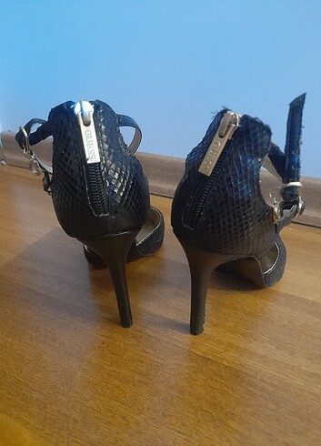 37,5 Beden siyah Renk Guess Siyah Bağlama Detaylı Abiye Stiletto