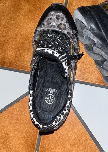 Leopar Desenli Bağcıklı Kadın Spor Ayakkabı - Görsel 4