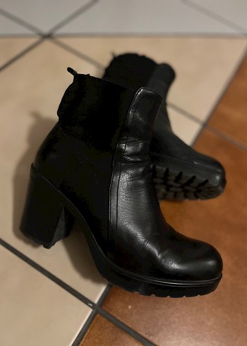 Siyah Deri Gotik Topuklu Kadın Bot - Görsel 4
