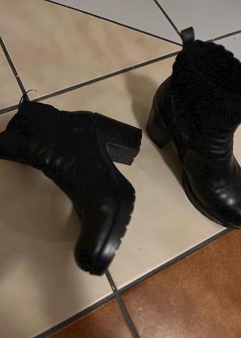 Siyah Deri Gotik Topuklu Kadın Bot - Görsel 2