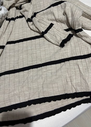 Kadın Beyaz Çizgili Pilili Geniş Paça Pantolon tunik takım - Görsel 4