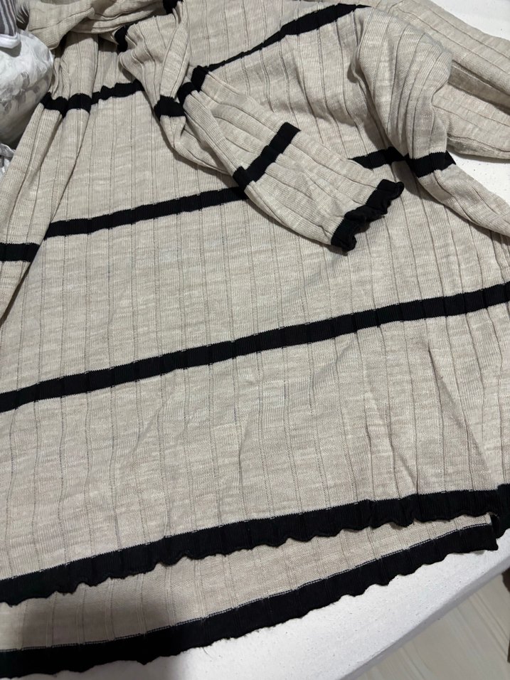 Kadın Beyaz Çizgili Pilili Geniş Paça Pantolon tunik takım - Görsel 4