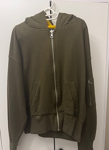 bershka haki sweatshirt kapüşonlu
