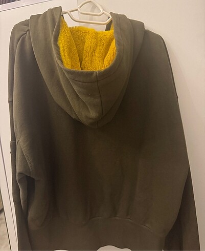 l Beden bershka haki sweatshirt kapüşonlu