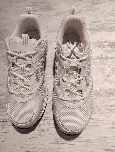 38,5 Beden new balance 408