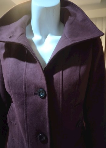 Düğmeli Yüksek Yakalı Kısa Kaban - Görsel 4