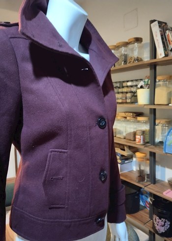 Düğmeli Yüksek Yakalı Kısa Kaban - Görsel 5