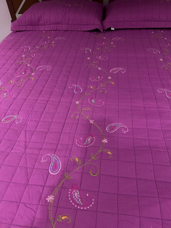 Renkli Nakışlı Çift Kişilik Mor Yatak Örtüsü - Görsel 4