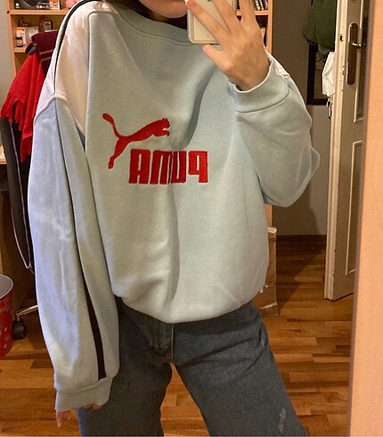 sweatshirt