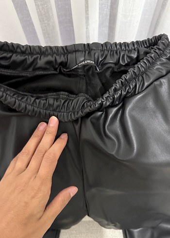 Diğer Deri Siyah Pantolonu