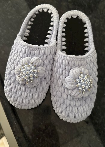 Ugg Gri Örgü Kadın Ev Terliği Taşlı Çiçek Detaylı