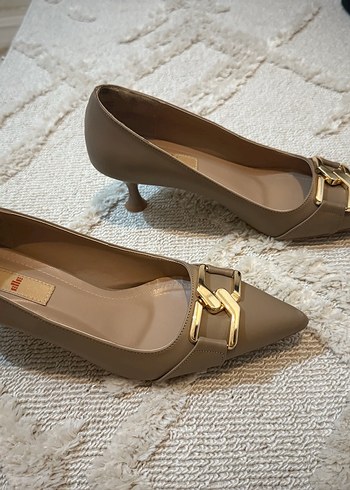 ELLE- Bej Deri Stiletto Tokalı Kadın Ayakkabı - Görsel 2