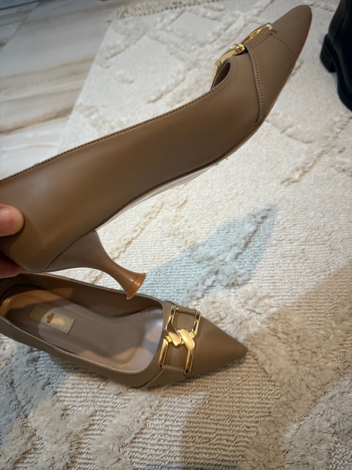 ELLE- Bej Deri Stiletto Tokalı Kadın Ayakkabı - Görsel 3