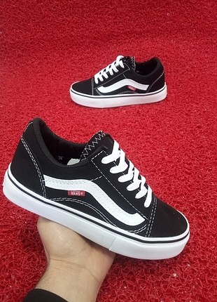 Vans 36/44 arasında numaralar mevcut