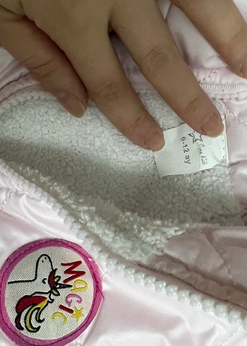 Kız Çocuk Pembe Kürklü Yelek - Görsel 3