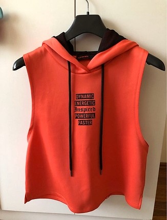 LCW Kapüşonlu ve Kolsuz sporcu üstü