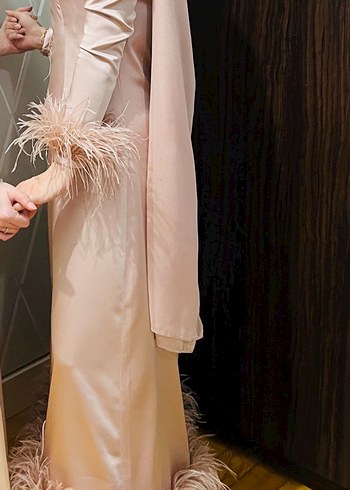 Pudra Rengi Uzun tüylü Nişan Elbisesi - Görsel 3