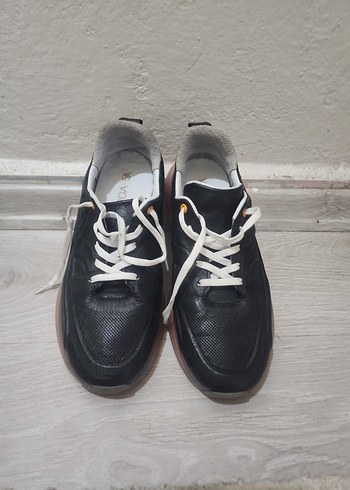 Vans Siyah Bağcıklı Kadın Spor Ayakkabı