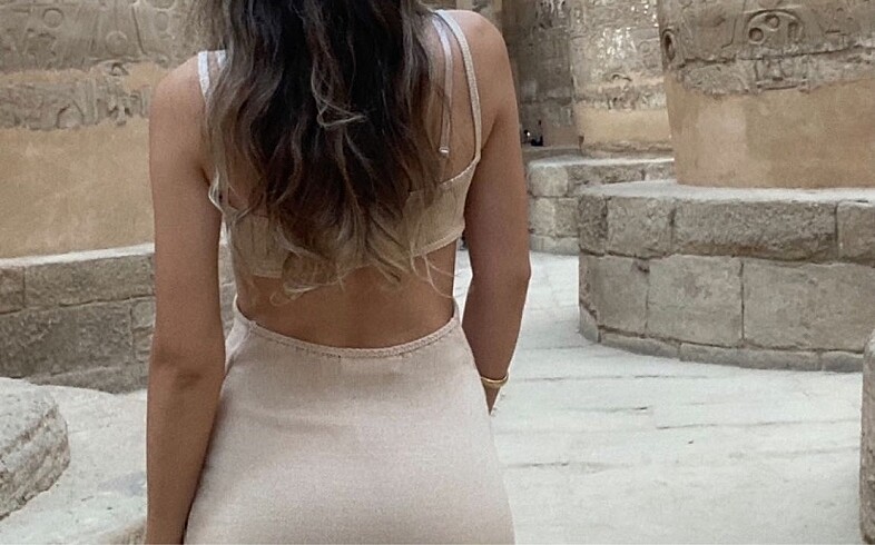 Zara Sırt dekolteli elbise