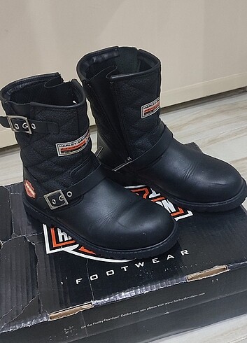 Harley Davidson kadın bot 