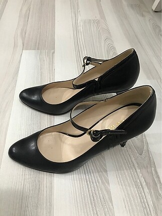 Kadın deri stiletto