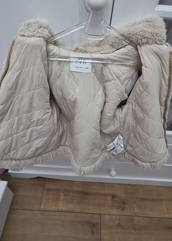 Zara Kız Çocuk Bej Kapüşonlu Peluş Ceket