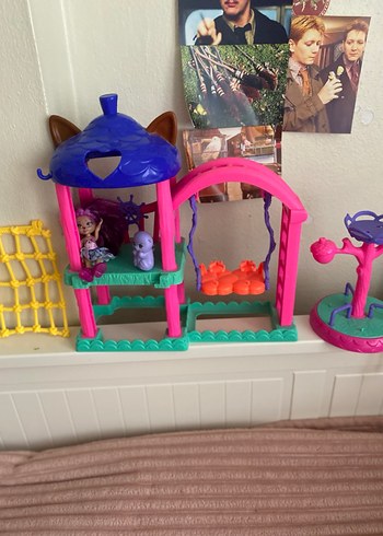 Renkli Oyuncak Ev ve Aksesuarları - Görsel 2