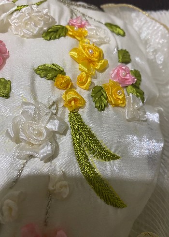 Nakışlı Kalp Şekilli Beyaz Yastık el işi kurdela - Görsel 3