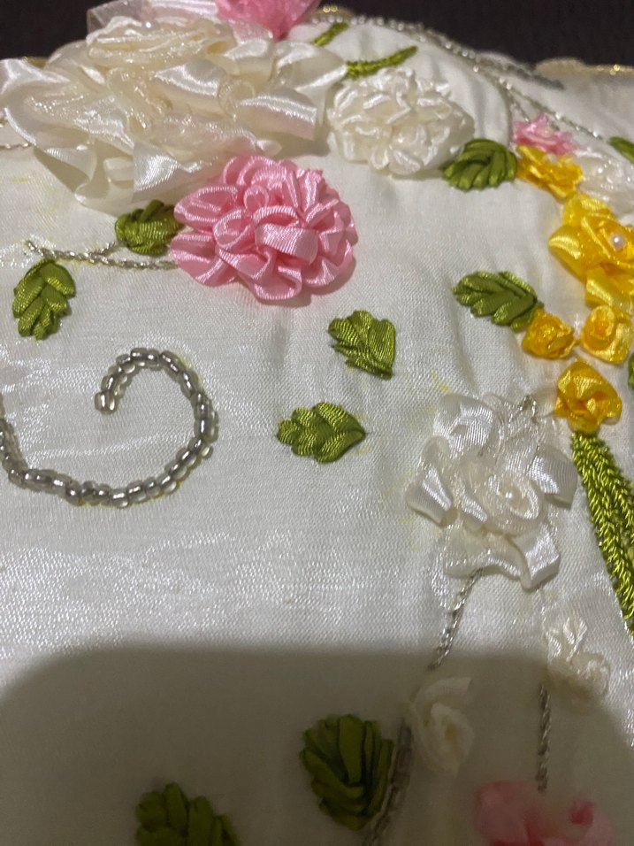 Nakışlı Kalp Şekilli Beyaz Yastık el işi kurdela - Görsel 4