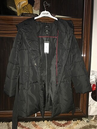 Yeni etiketli mont(şu anki etiket fiyatı 350 TL)