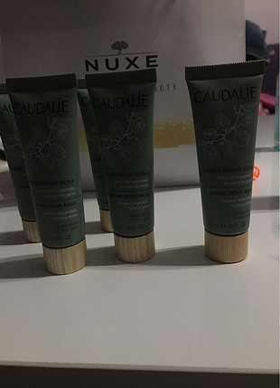 Caudalie detox maske 