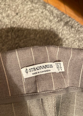 Stradivarius Nakışlı Gri Kadın Kumaş Pantolon