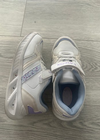 30 Beden beyaz Renk Spor ayakkabı