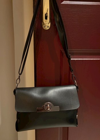 Kilitli Siyah Deri Kadın Çanta - Görsel 2