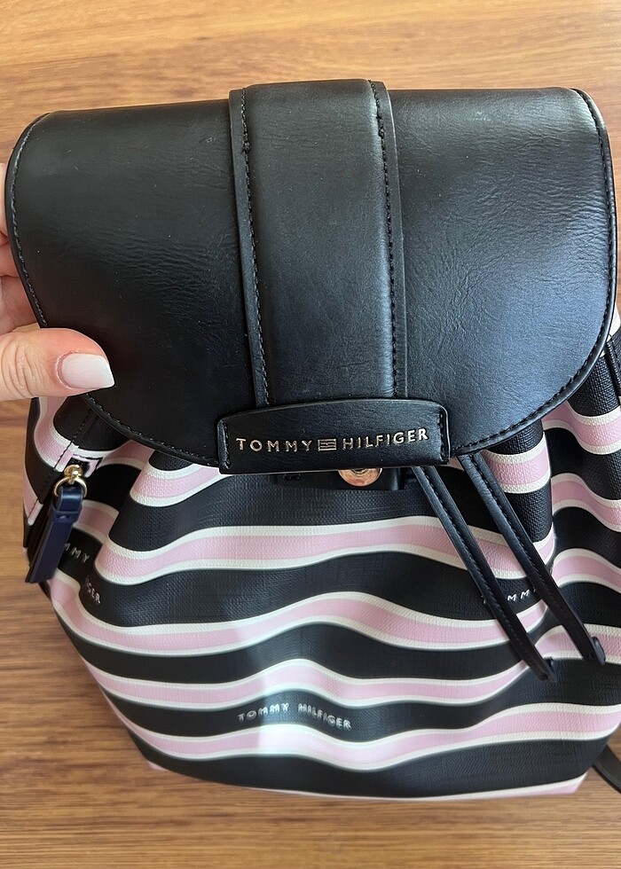 Tommy hilfiger sırt çantası - Görsel 2