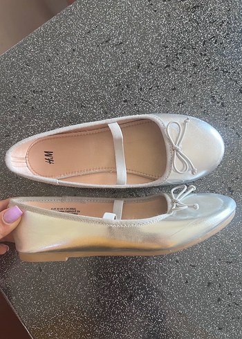 Gumus Fiyonk Detaylı Kız Babet Ayakkabı - Görsel 4