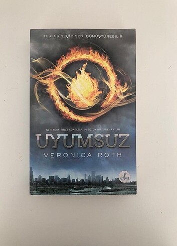 Uyumsuz / Veronica Roth