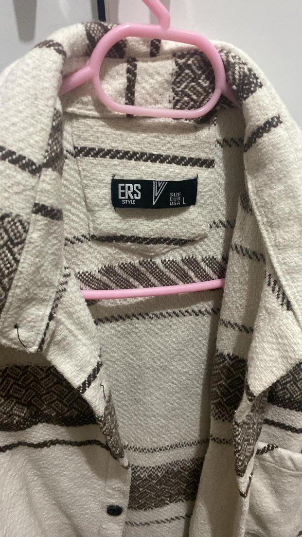 Düğmeli Uzun Kollu Rahat Bej Gömlek - Görsel 2