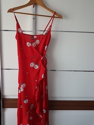 H&m kırmızı kuruvaze elbise