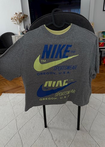 Nike Kadin Gri Baskili Tisort