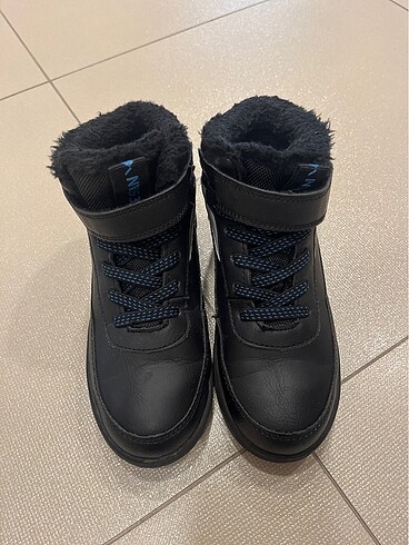 H&M waterproof bot