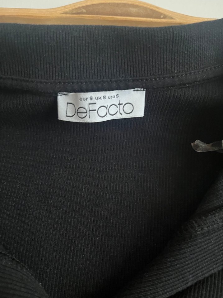 Siyah Polo Yaka Kısa Kollu Krop Tişört - Görsel 3