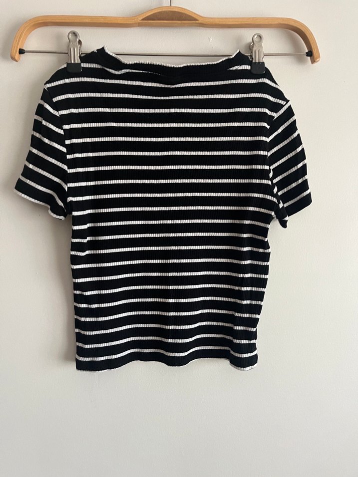 Divided kısa bisiklet yaka tişört - Görsel 3