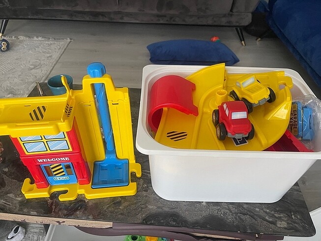 Fisher Price Dolu Büyük Garaj Seti
