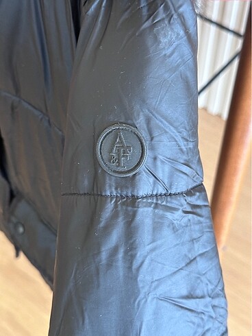 s Beden Abercrombie siyah mont