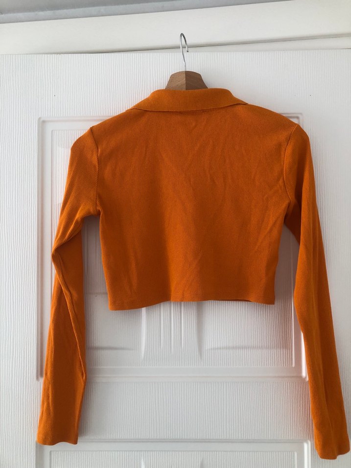 Zara Turuncu Polo Yaka Crop Bluz  Şıklık ve Rahatlık Bir Arada — görsel 5/9