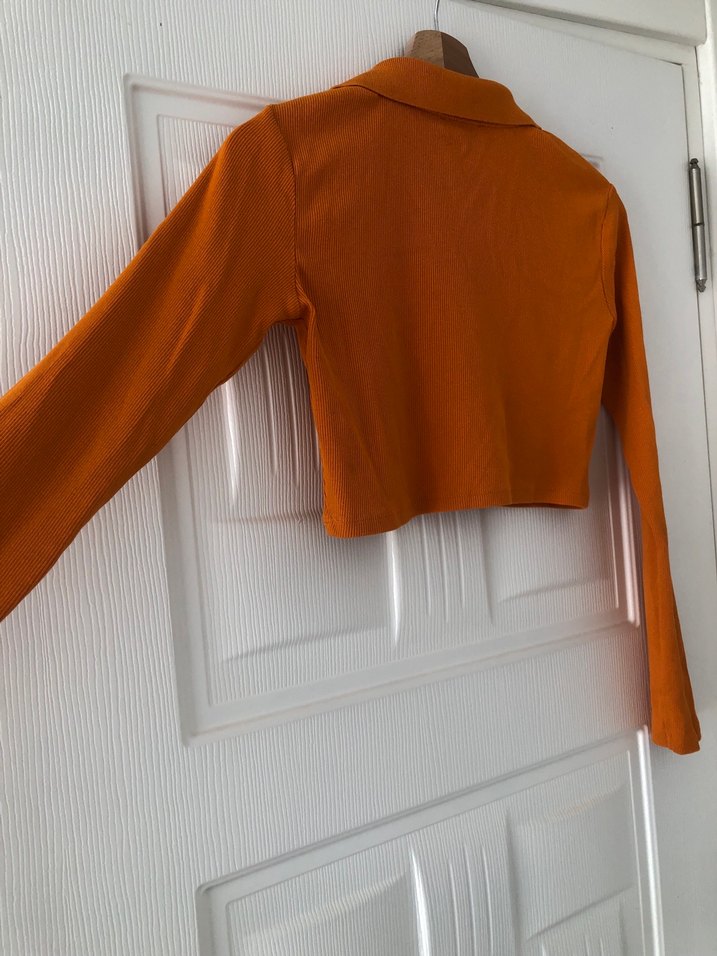 Zara Turuncu Polo Yaka Crop Bluz  Şıklık ve Rahatlık Bir Arada — görsel 6/9
